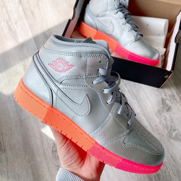Jordan Shoes - Jordan 1 mid